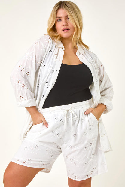 Curve Tie Waist Broderie Short