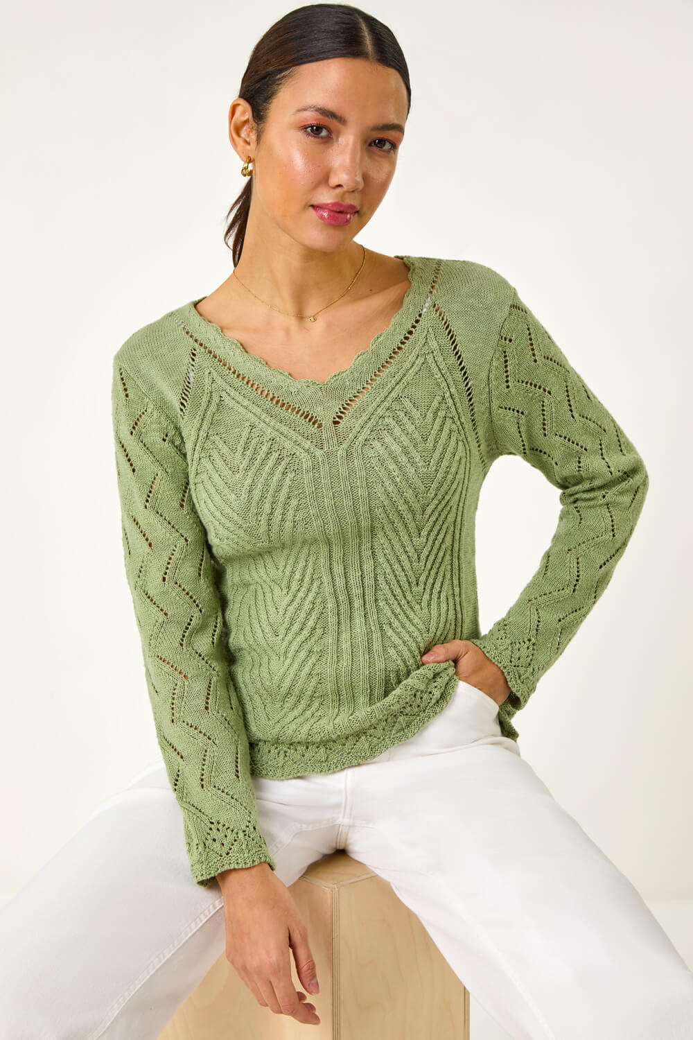 Scallop V-Neck Knit Jumper
